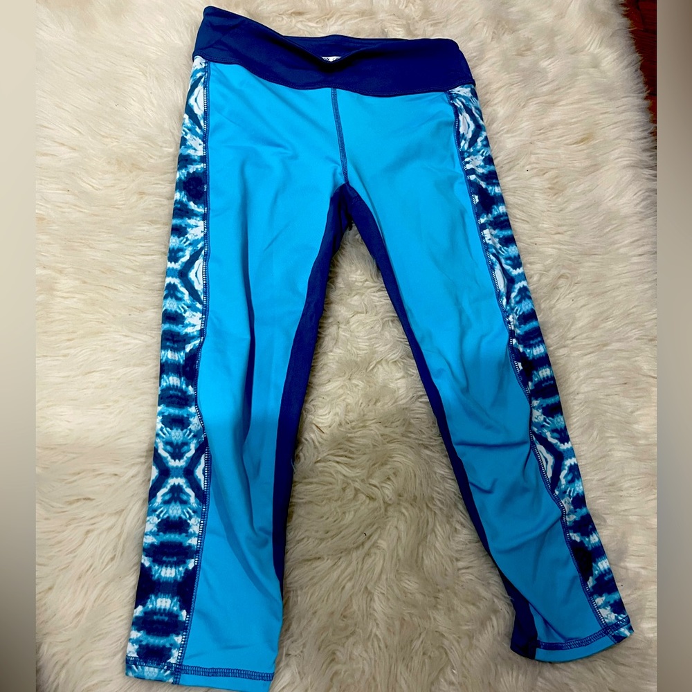 Forever 21 leggings /yoga pants /workout leggings size small never worn no tags